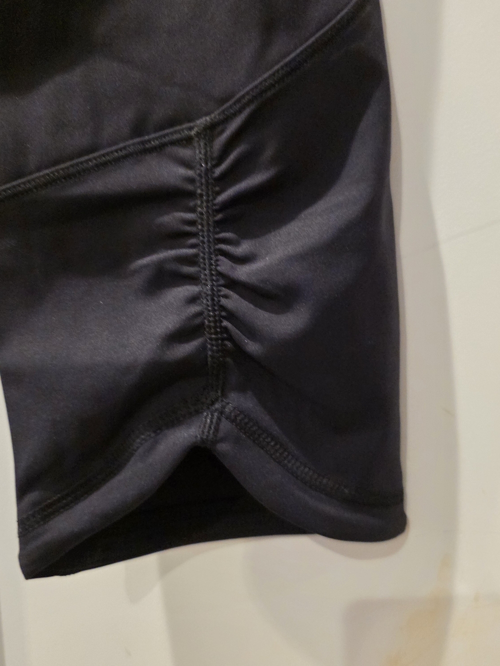 Duluth Trading Women's Noga Armachillo Cooling Capris  NWT Black Small - Picture 8 of 10